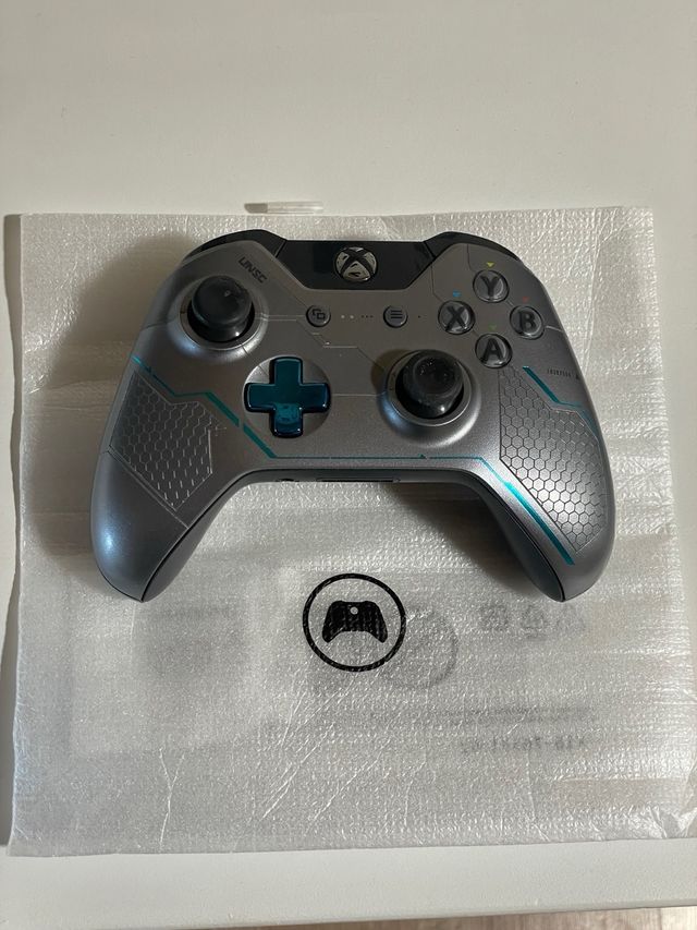 Xbox One + Mando Halo 5 + GTA V