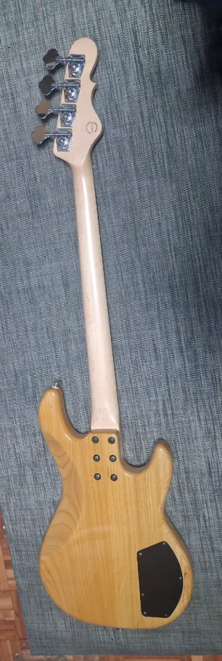 Bajo zurdo G&L L-2000 + Estuche rígido