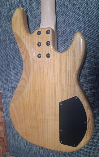 Bajo zurdo G&L L-2000 + Estuche rígido