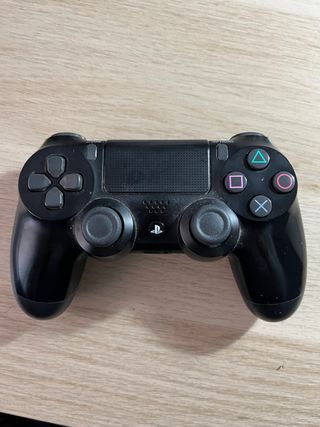 PS4 Slim 1TB Negra + Mando + GTA V