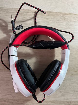 PS4 Slim 1TB Negra + Mando + GTA V