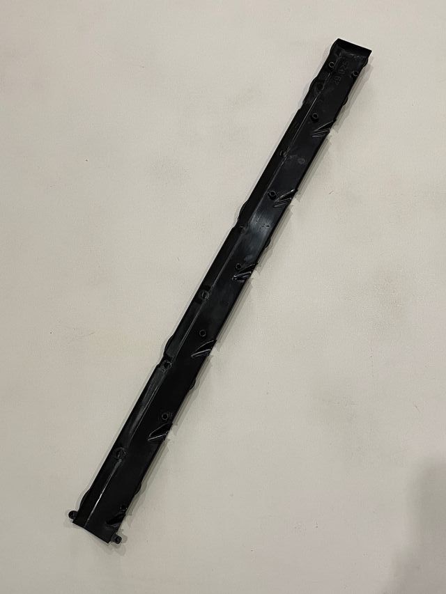 TAPA MOTOR MERCEDES 190 W124 W126 NUEVA 2.6 BUJIAS