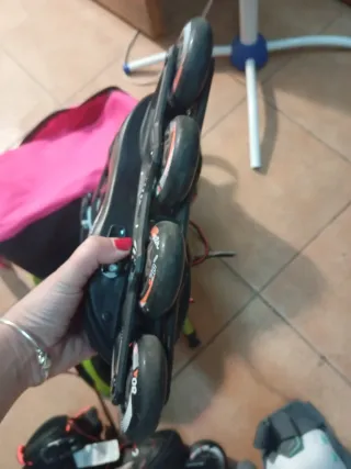 Patines en línea con protecciones y casco regalo