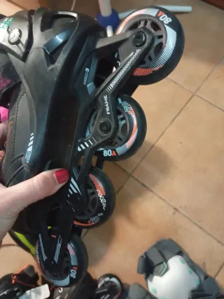 Patines en línea con protecciones y casco regalo