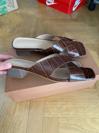 Sandalias Marrón
