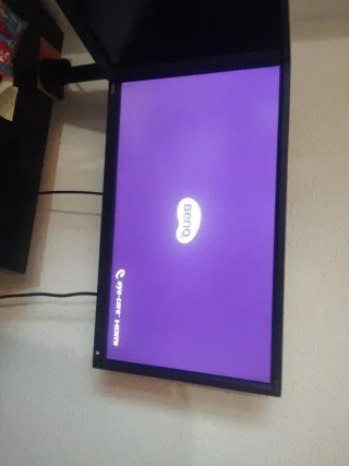 2 Pantallas BenQ 24 con Soporte Mesa