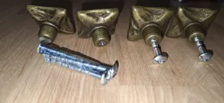 Tiradores cuadrados con diseño floral