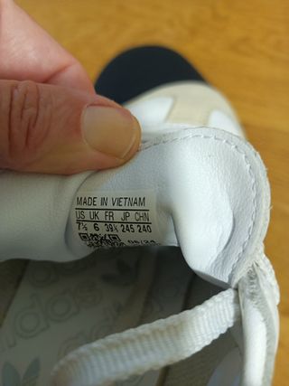 Zapatillas Adidas Blancas y Beige