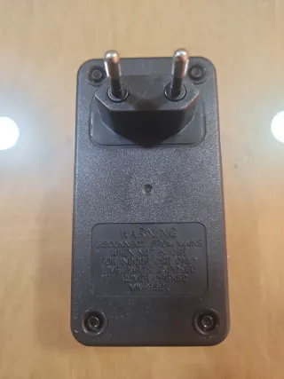 Adaptador AC/DC 13.5V 1000mA mechero coche