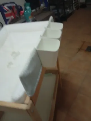 Cambiador bebé madera con accesorios