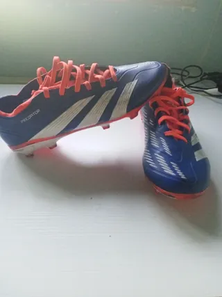 Botas de fútbol Adidas Predator. N 39
