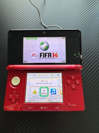 Nintendo 3DS Rossa + Caricatore + FIFA 14