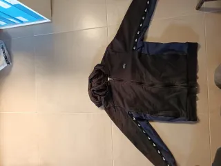 Sudadera Lacoste Talla M Negra y Azul