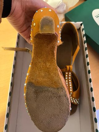 Zapatos de Salón Dorados con Brillantes