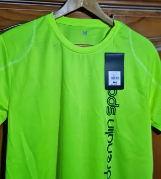 Camiseta verde talla M