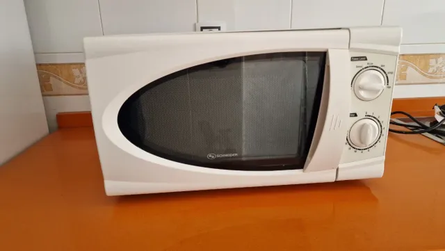 Microonde Schneider con grill