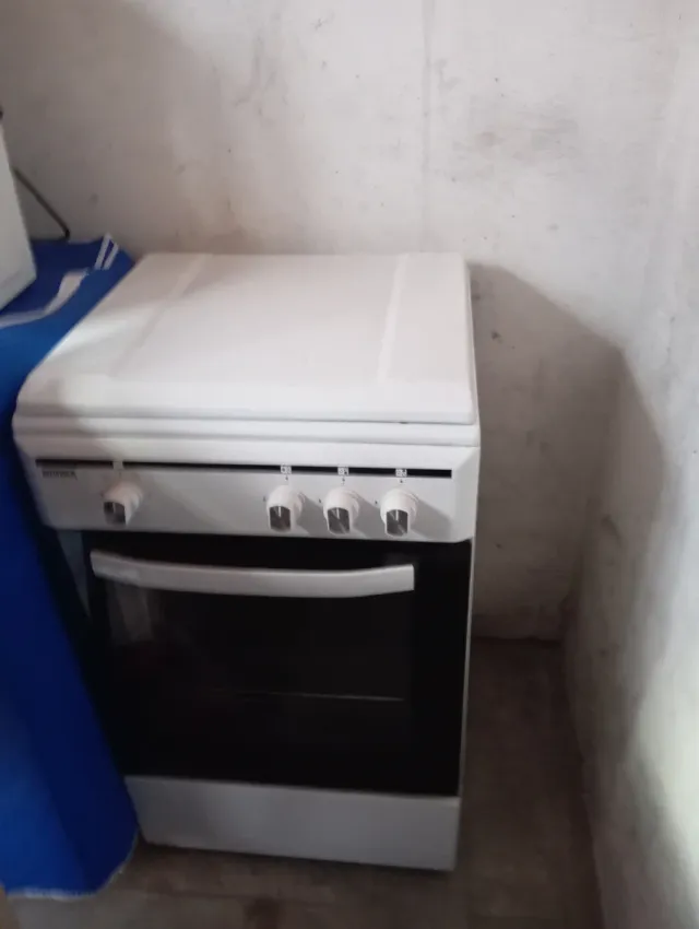 Cocina de gas blanca