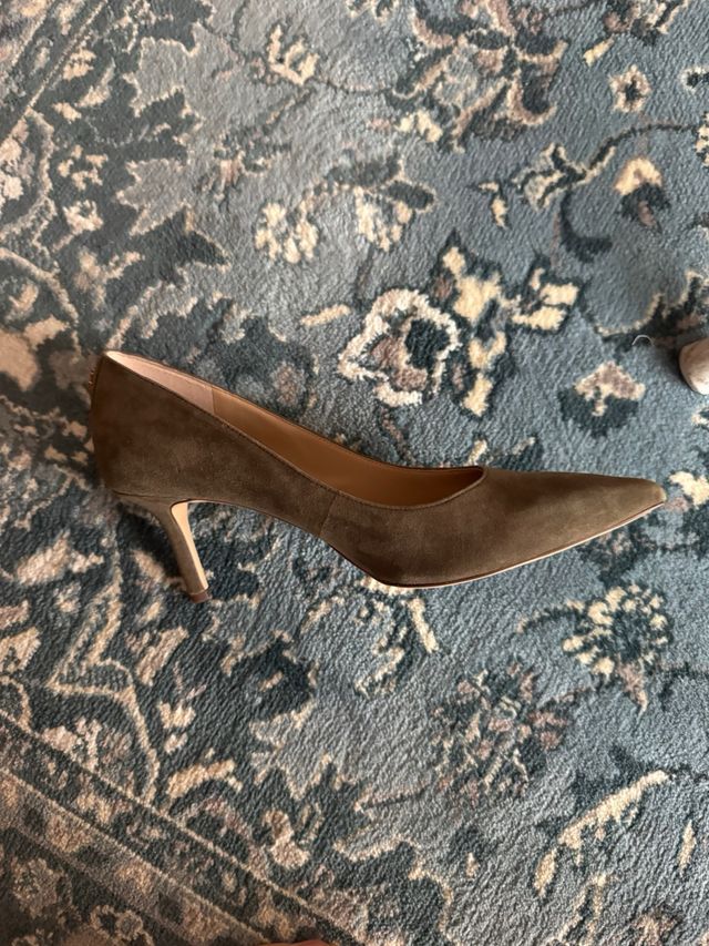 Zapatos de salón Ralph Lauren verde caqui