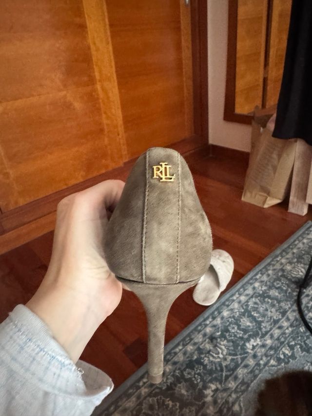 Zapatos de salón Ralph Lauren verde caqui