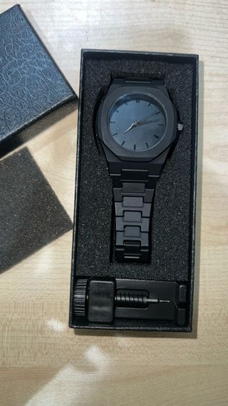 Reloj negro para hombre, minimalista y elegante