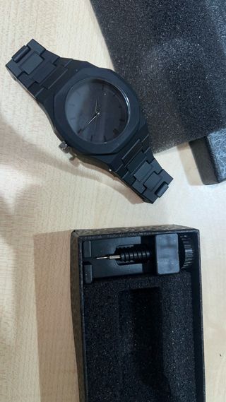 Reloj negro para hombre, minimalista y elegante