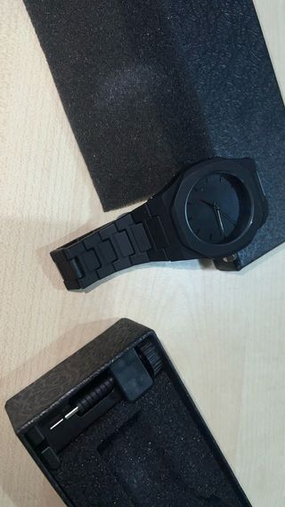 Reloj negro para hombre, minimalista y elegante