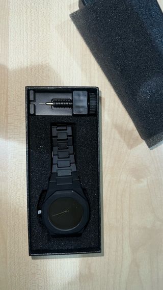 Reloj negro para hombre, minimalista y elegante