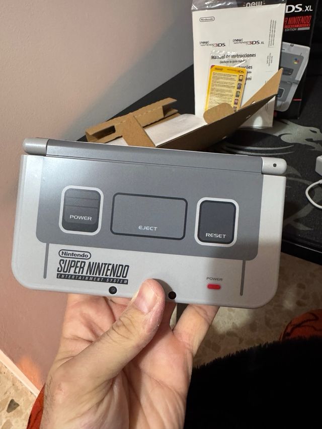 Nuovo Nintendo 3DS XL Edizione Super Nintendo