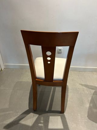 Juego de 4 sillas de comedor madera de cerezo.