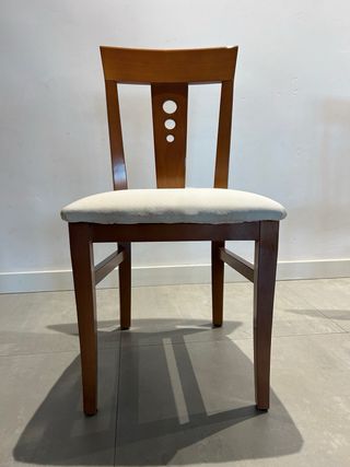 Juego de 4 sillas de comedor madera de cerezo.