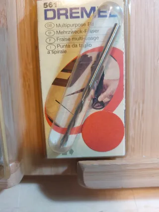 Dremel 561 Punta Taglio Spirale 2 Scatole