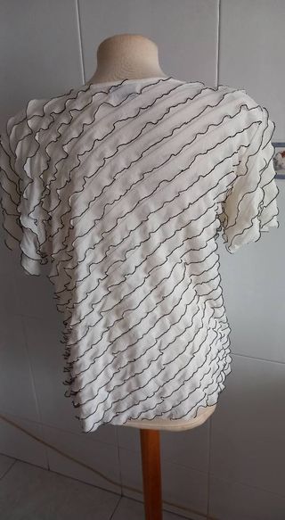Blusa blanca volantes T. XL