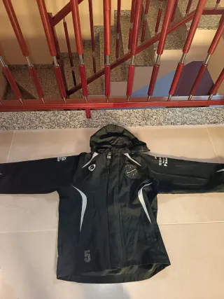 Abrigo deportivo Nike negro