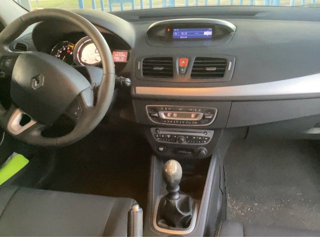 Renault Megane coupe 1.4TCe 130cv xenon pegatina c