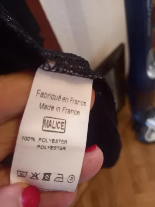 Chaqueta larga lentejuelas fiesta negra y dorada.