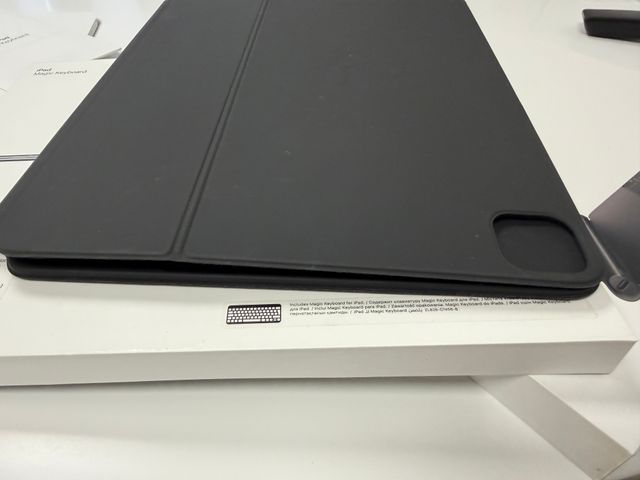 Apple Magic Keyboard para iPad Pro 12,9" PORTUGUES