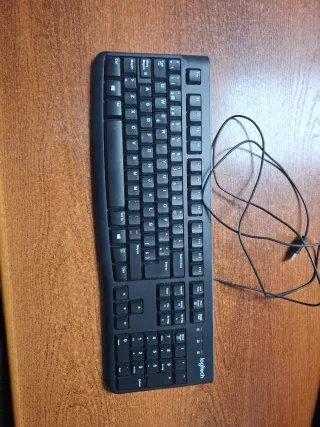 Teclado Logitech Negro usb cable