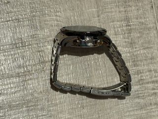 Reloj NOVA Metálico Negro y Plateado