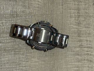 Reloj NOVA Metálico Negro y Plateado