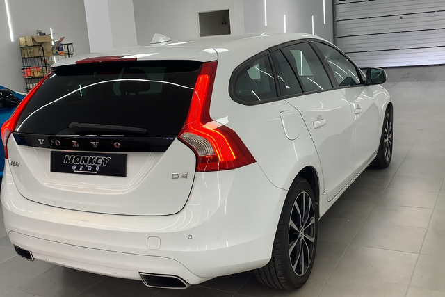 Volvo V60 D4 KINETIC AUT.