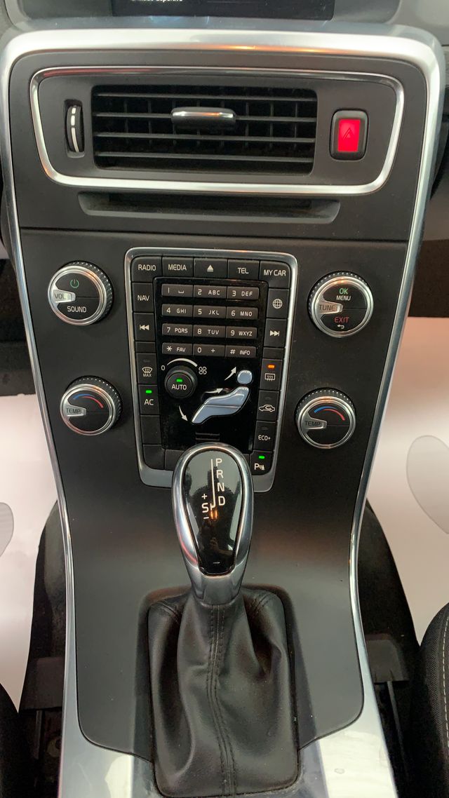 Volvo V60 D4 KINETIC AUT.