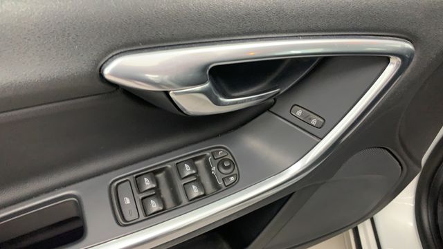 Volvo V60 D4 KINETIC AUT.