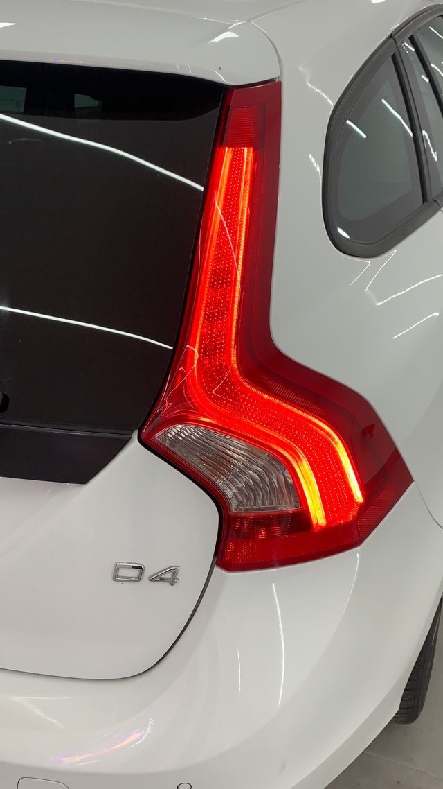 Volvo V60 D4 KINETIC AUT.