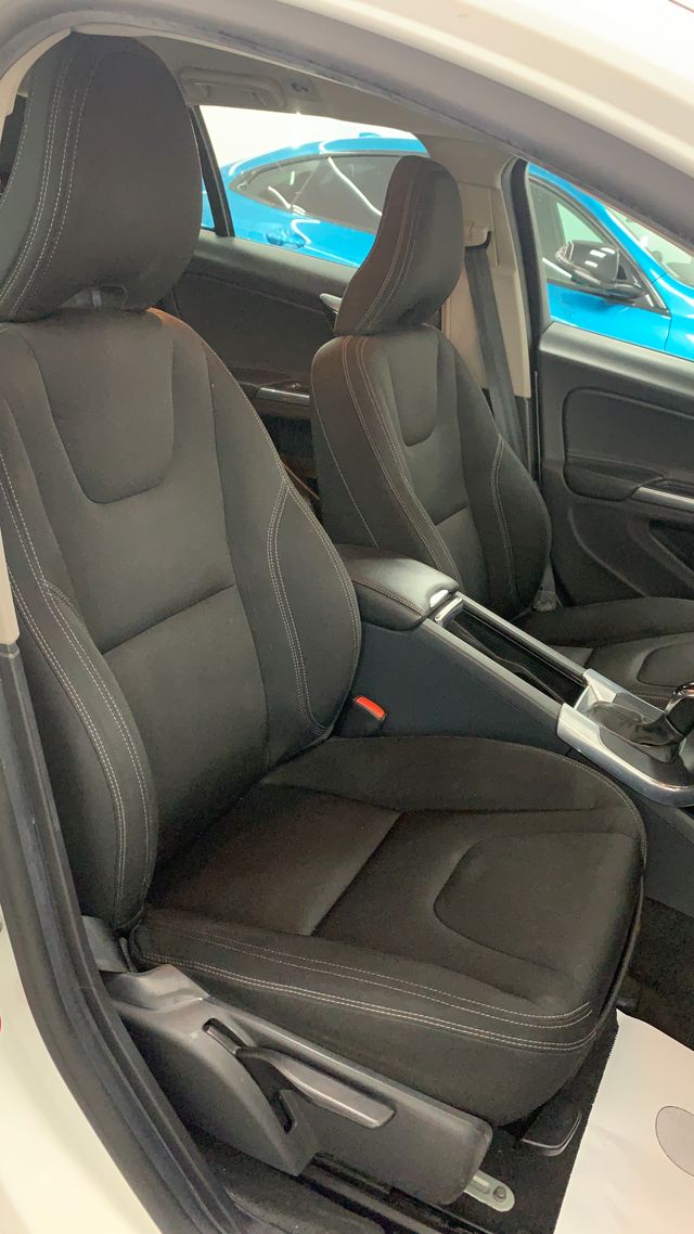 Volvo V60 D4 KINETIC AUT.