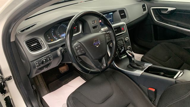 Volvo V60 D4 KINETIC AUT.