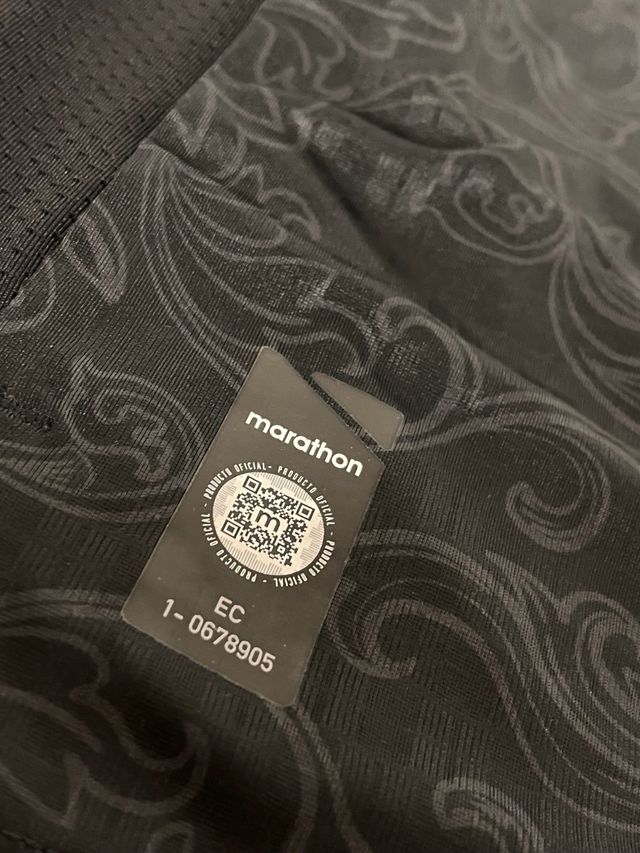 Camiseta Ecuador Negra Marathon 100 Años55