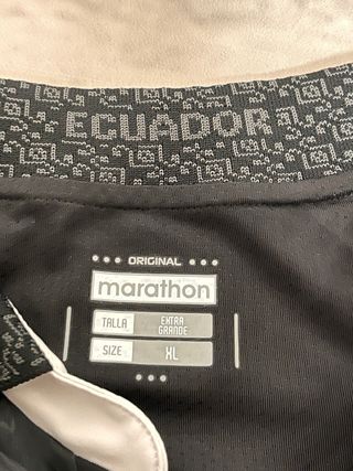 Camiseta Ecuador Negra Marathon 100 Años55