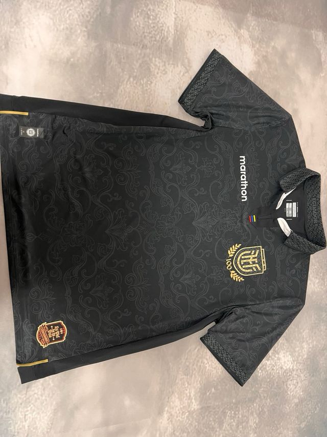 Camiseta Ecuador Negra Marathon 100 Años55