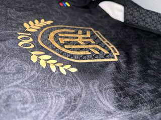 Camiseta Ecuador Negra Marathon 100 Años55