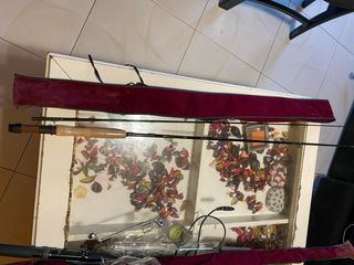 Caña de pescar con mosca con funda